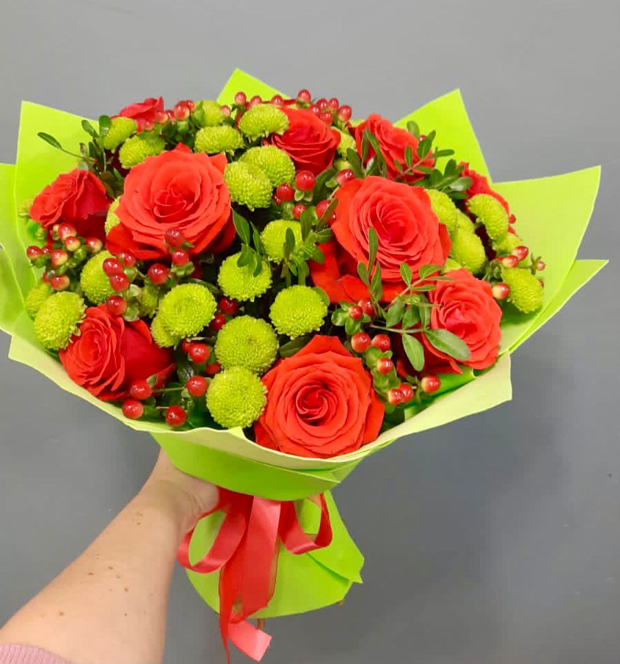 Букет цветов из: Хризантемы и Розы в Нижнезольском