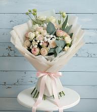 Букет цветов из:  Розы и Лизиантусы в Нижнезольском