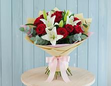 Букет цветов из:  Лилии и Розы #REPLACE_PRED# Нижнезольском