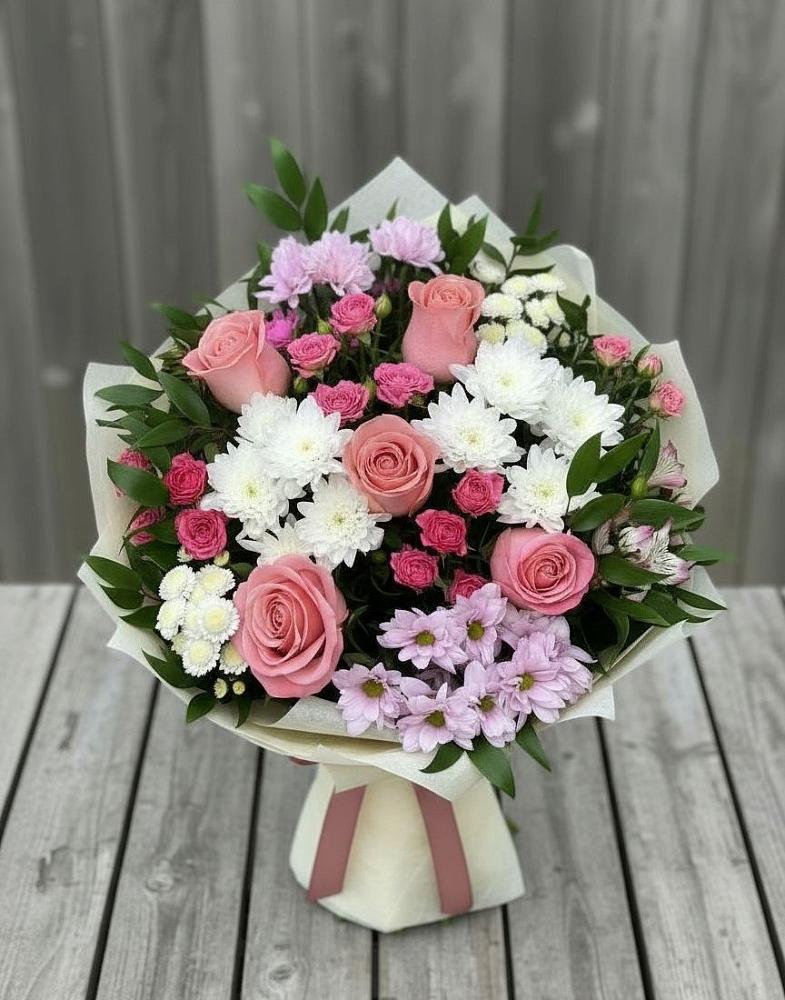 Букет цветов из: Альстромерии, Гвоздики, Розы и Хризантемы в Нижнезольском