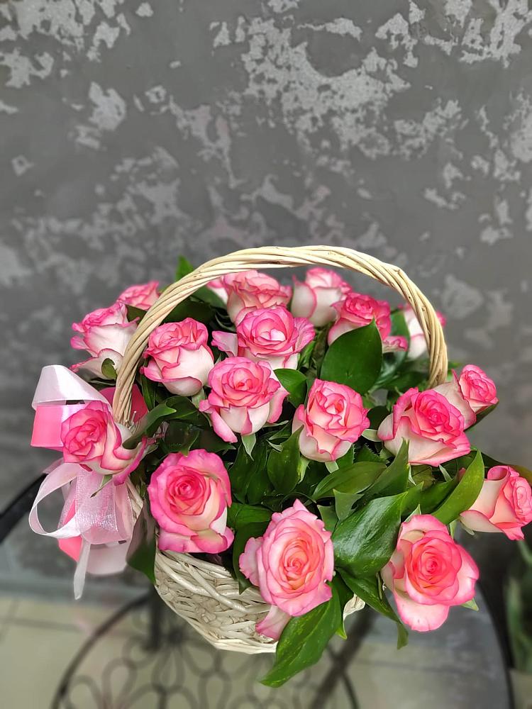 Цветочная композиция из Розы в корзине в Нижнезольском