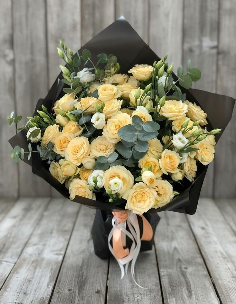 Букет цветов из: Розы и Лизиантусы в Нижнезольском