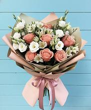 Букет цветов из:  Розы, Альстромерии и Лизиантусы #REPLACE_PRED# Нижнезольском
