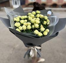 Букет Белые кустовые розы Солинеро в Нижнезольском