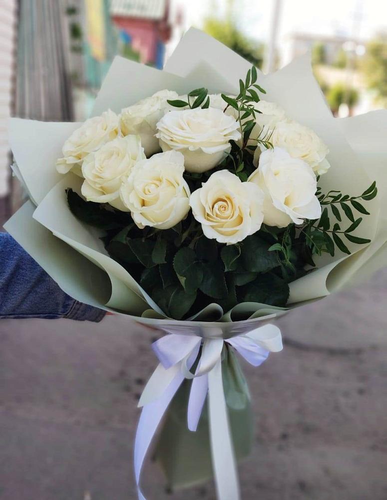 Букет Белые розы Проуд в Нижнезольском