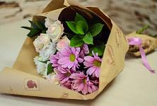 Букет цветов из:  Розы и Хризантемы #REPLACE_PRED# Нижнезольском