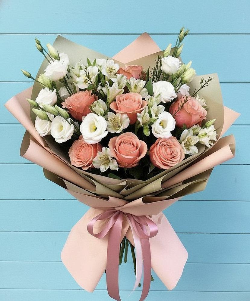 Букет цветов из: Розы, Альстромерии и Лизиантусы в Нижнезольском