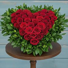 Цветочная композиция из Розы в виде сердца в Нижнезольском