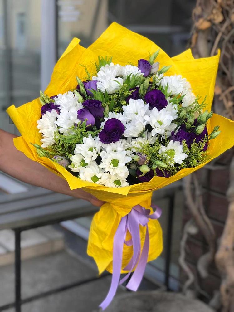 Букет цветов из: Ирисы, Хризантемы и Ромашки в Нижнезольском