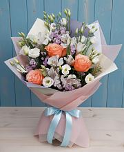 Букет цветов из:  Лизиантусы, Розы, Альстромерии и Гипсофила в Нижнезольском