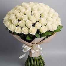 Букет 101 беля роза Белоснежка в Нижнезольском