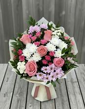 Букет цветов из:  Альстромерии, Гвоздики, Розы и Хризантемы в Нижнезольском
