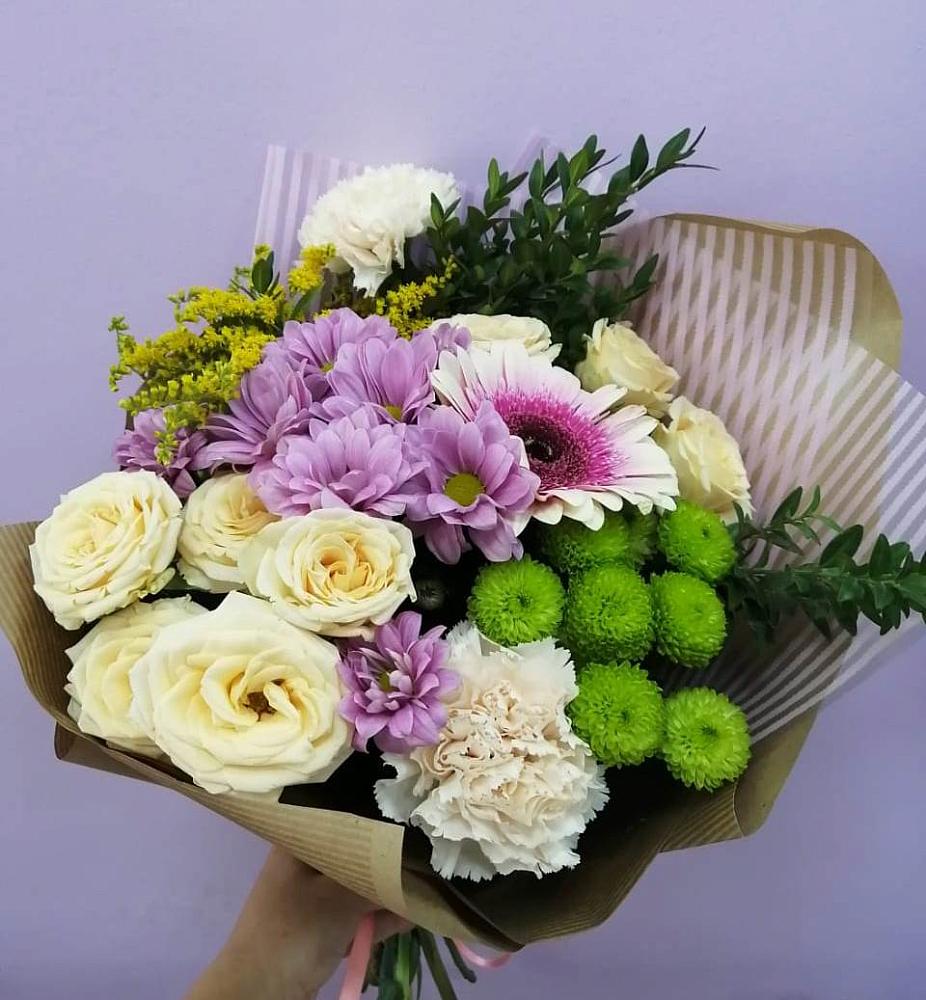 Букет цветов из: Хризантемы, Розы, Гвоздики и Герберы в Нижнезольском