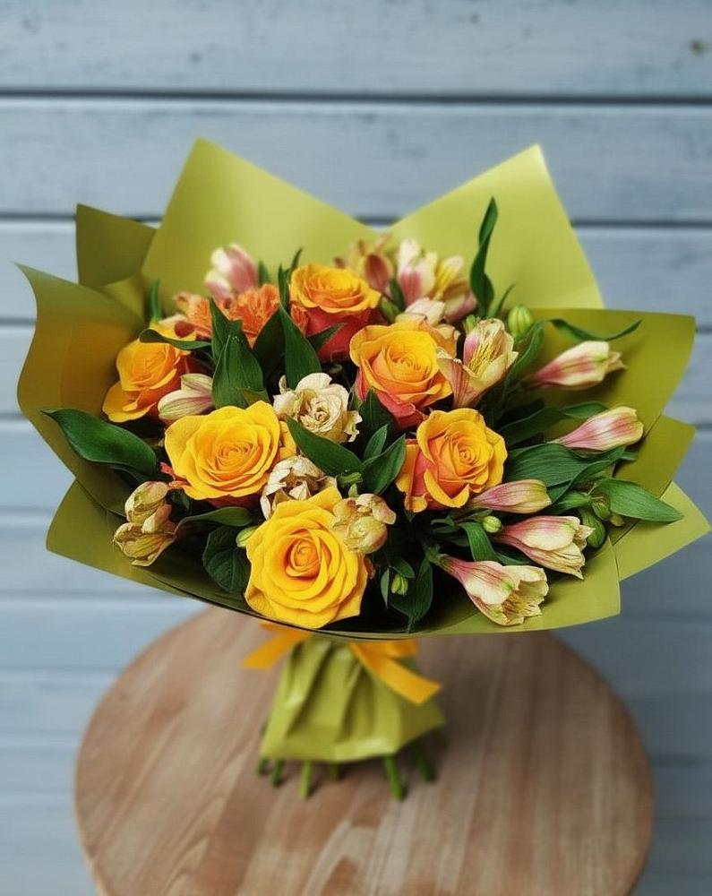 Букет цветов из: Альстромерии и Розы в Нижнезольском