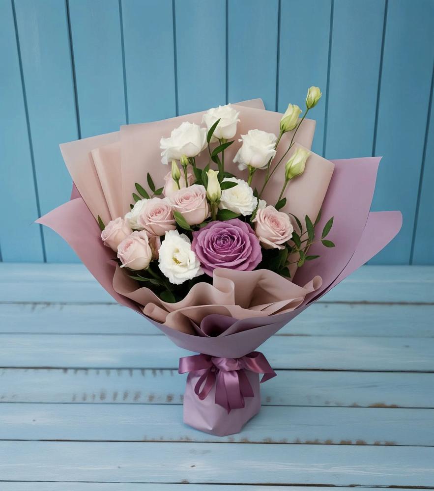 Букет цветов из: Розы и Лизиантусы в Нижнезольском